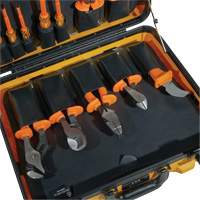 Ensembles d'outils isol&eacute;s d'usage g&eacute;n&eacute;ral, 13 M Toolneeds Inc.