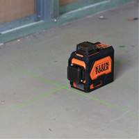 Niveau laser planaire vert auto-nivelant rechargeable Toolneeds Inc.