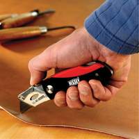 Couteau utilitaire pliant, 2-3/8" lame, poign&eacute;e en Plastique/Coussin&eacute;e Toolneeds Inc.