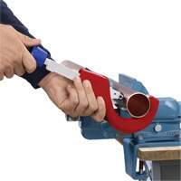 Coupe-tubes KNIPEX TubiX&reg; XL 10-1/4", Capacit&eacute; de 5/64"- 3" Toolneeds Inc.