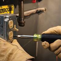 Ensemble de tourne-&eacute;crou & tournevis multi-foret 3 mcx, 12-63/100" lo, Prise Coussin&eacute;e Toolneeds Inc.