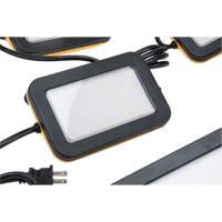 Chaîne de baladeuses DEL, 5 Lumi&egrave;res, 50' lo, Boîtier en Plastique Toolneeds Inc.